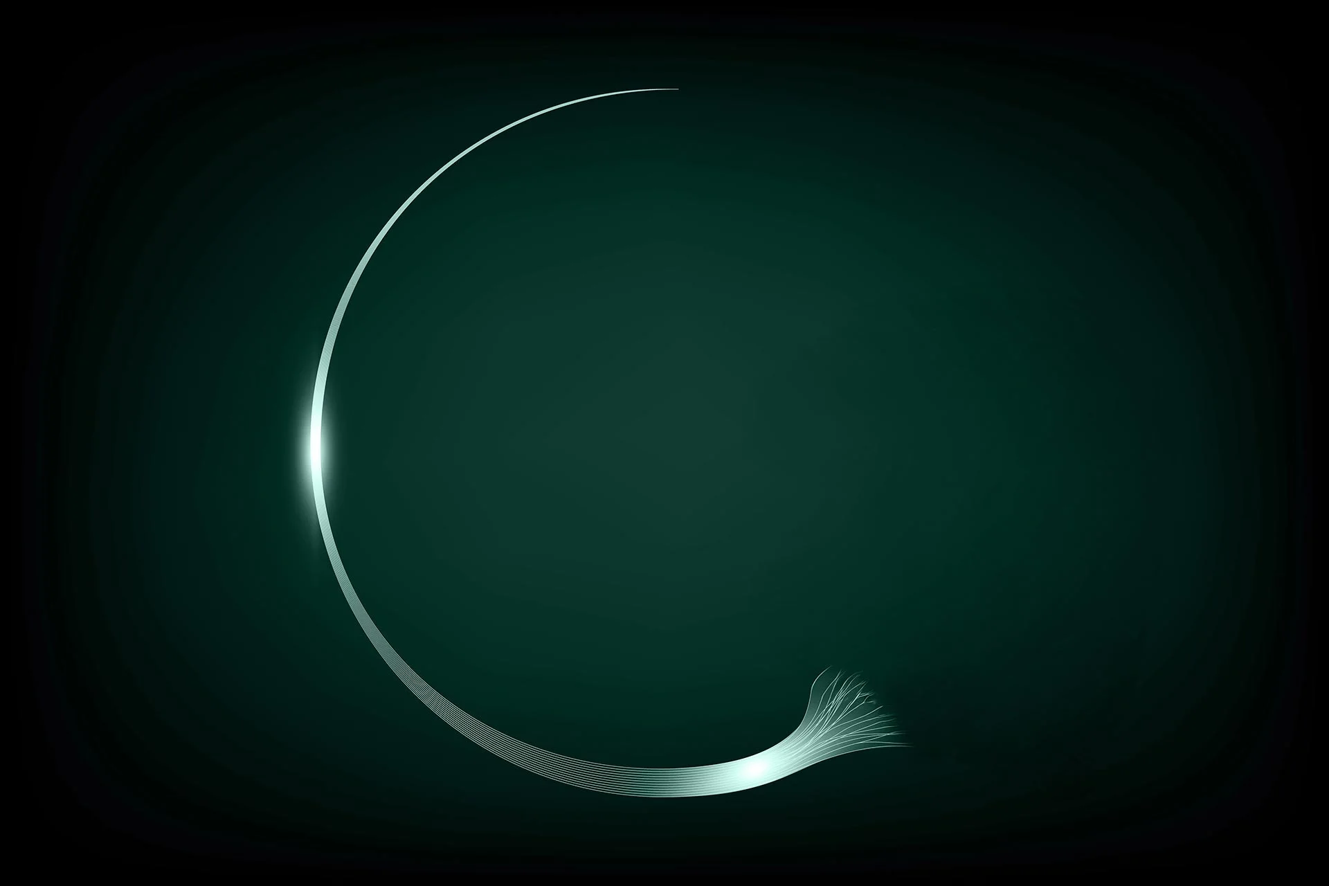 Glasfaser-Technologie FTTC, stilisierte Glasfaser­kurve auf dunkelgrünem Grund, die sich am Ende in feine Bündel verzweigt – Symbol für Fiber to the Curb/VDSL-Ausbau bis zum Gehwegverteiler